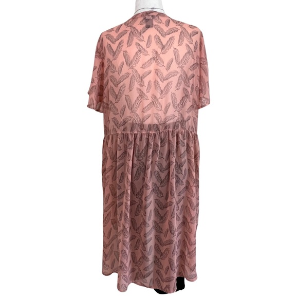 ❌SOLD❌Torrid Lexie Babydoll Chiffon Tunic Pink Feather Print Plus 2 18 to 20 2X - Picture 16 of 17